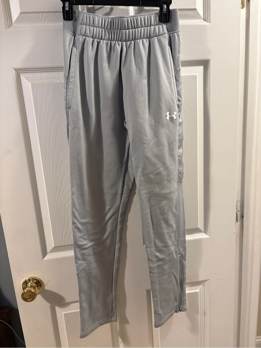 Under Armour Men’s Light Gray Performance Joggers